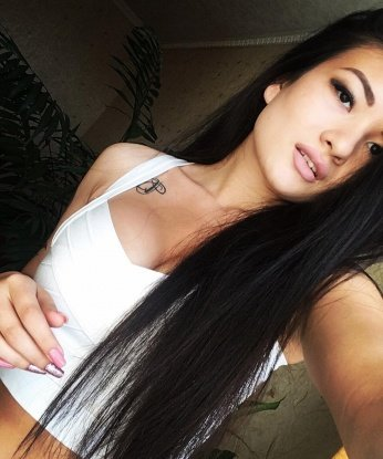 😈
Откровенная эротическая фотосессия, ролевые игры, массаж - я готова позаботиться о тебе и твоем блаженстве. 💫
Ты получишь от меня нежность, ласку и полное снятие стресса. 💆♂️
Мои умелые руки, изумительная фигура и мои упругие груди покорят даже самого искушенного ценителя женской красоты. 💃
Разнообразие услуг, приятная атмосфера, полная конфиденциальность - все это ждет тебя в моей уютной квартире в центре Москвы. 🌇
Не медли, приходи, и воплотим все твои желания в реальность. Я здесь, чтобы тебя удовлетворить! 😉💫🔞 2830, 24 года