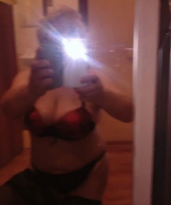 Сладкая кошечка приглашает на нежные объятия и горячие поцелуи. Со мной ты забудешь обо всех проблемах и окунешься в атмосферу настоящего удовольствия! 5918, 46 лет